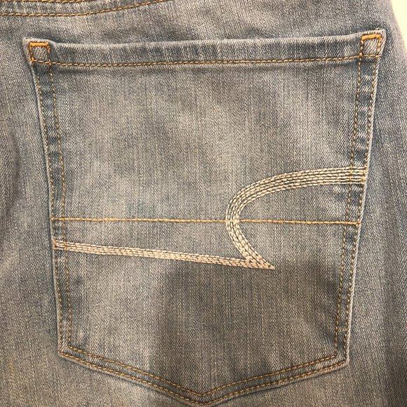 American Eagle light wash hi-rise jeggings - Picture 5 of 5